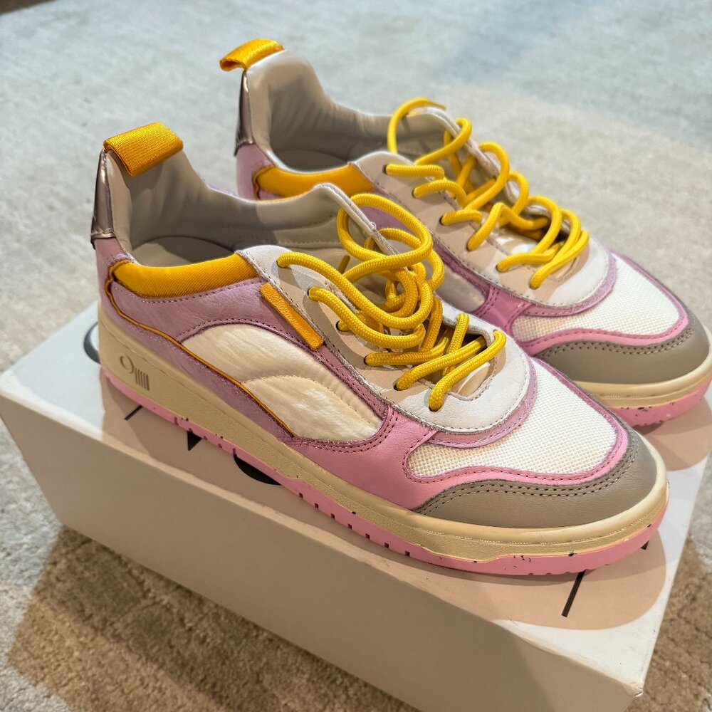 NWT ONCEPT Tennis shoes